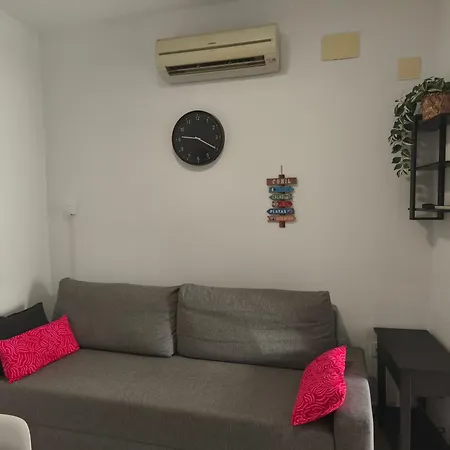 Апартаменти Pepas En El Centro
